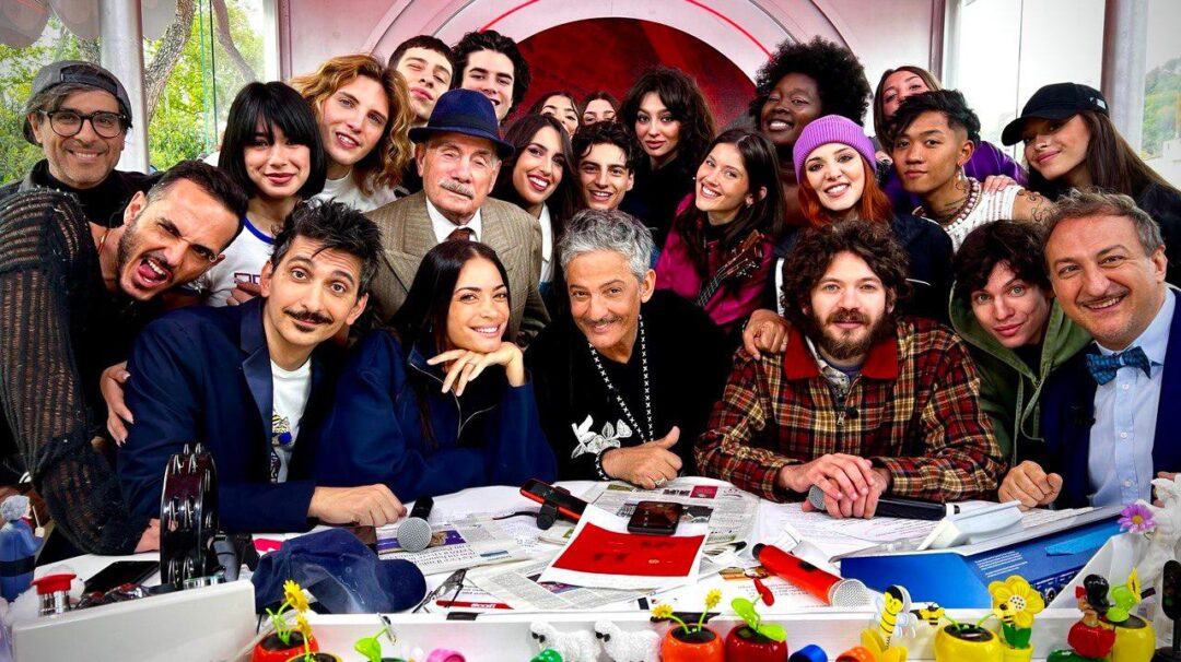 ‘VIVA RAI2!’, Fiorello: “Meloni ha detto la parola ‘fascismo’, Salvini ‘il governo è antifascista’. La Russa è stato portato via con l’ambulanza!”. A sorpresa Elodie ospite speciale: è festa nel glass